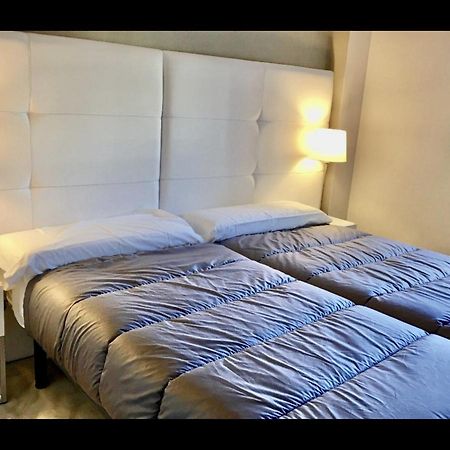 Mi Capricho A16 Beachfront Apartment Sitio de Calahonda Buitenkant foto