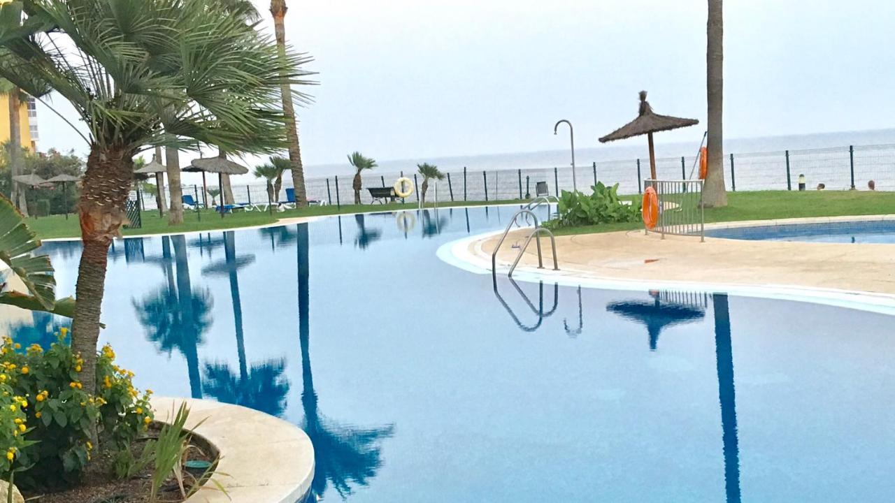 Mi Capricho A16 Beachfront Apartment Sitio de Calahonda Buitenkant foto