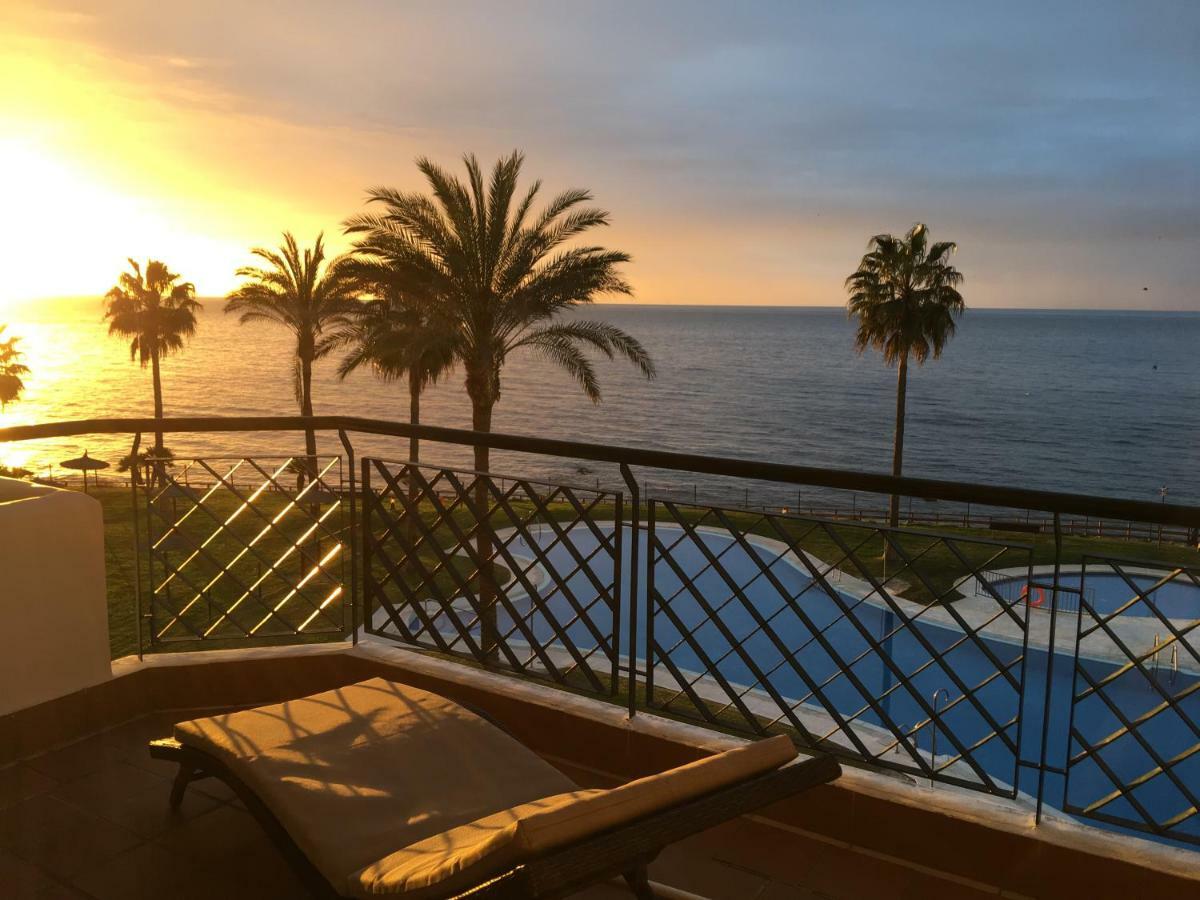 Mi Capricho A16 Beachfront Apartment Sitio de Calahonda Buitenkant foto