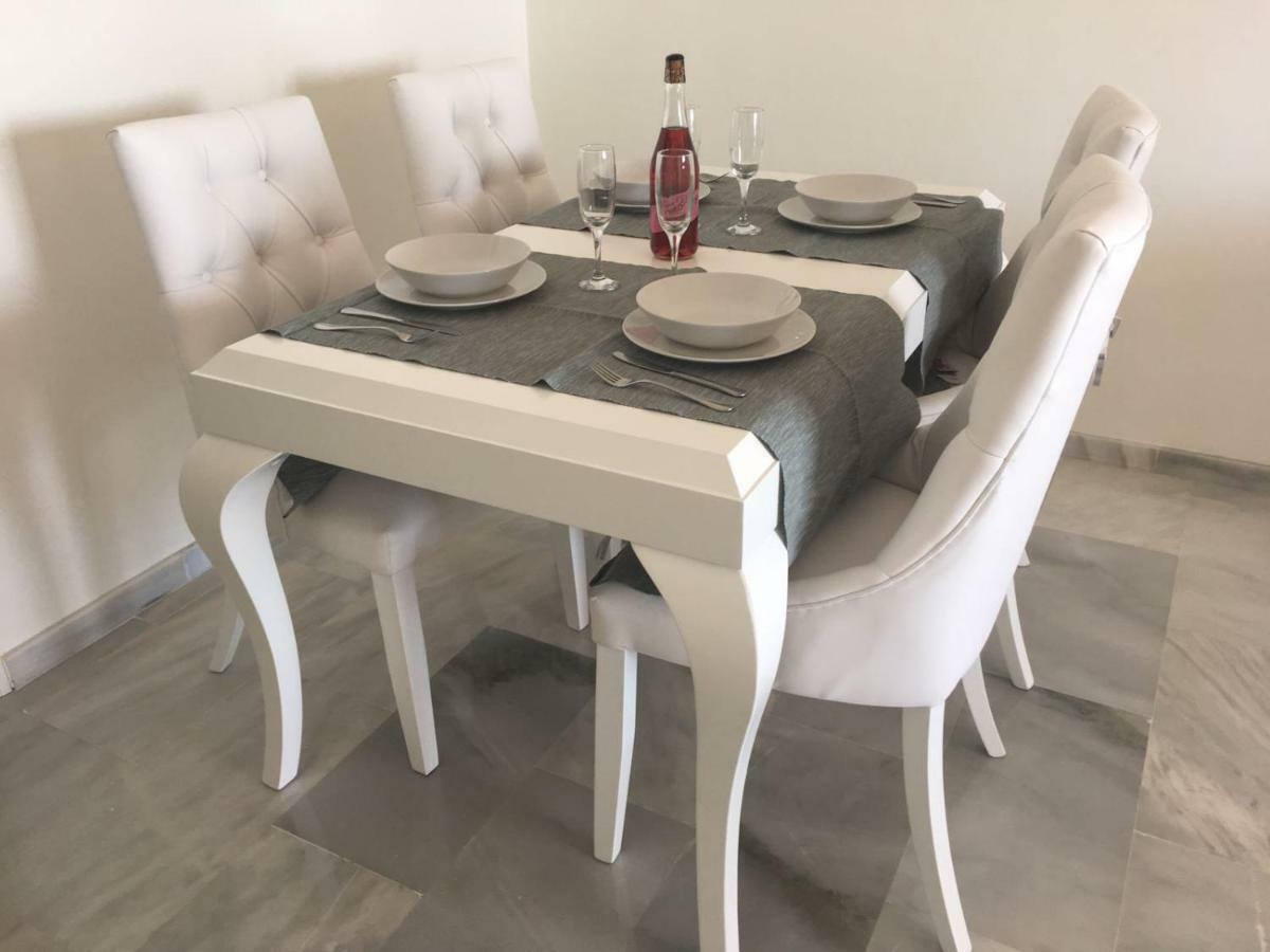 Mi Capricho A16 Beachfront Apartment Sitio de Calahonda Buitenkant foto