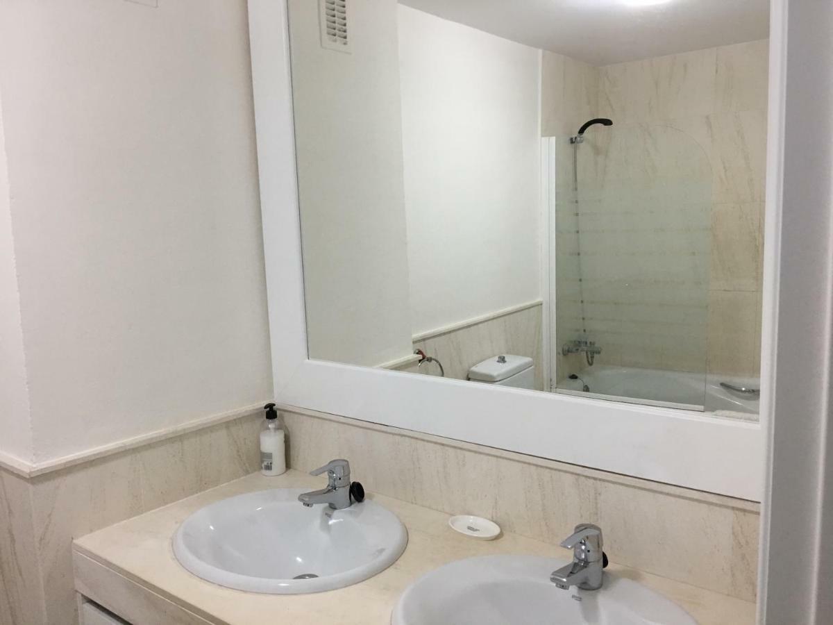 Mi Capricho A16 Beachfront Apartment Sitio de Calahonda Buitenkant foto