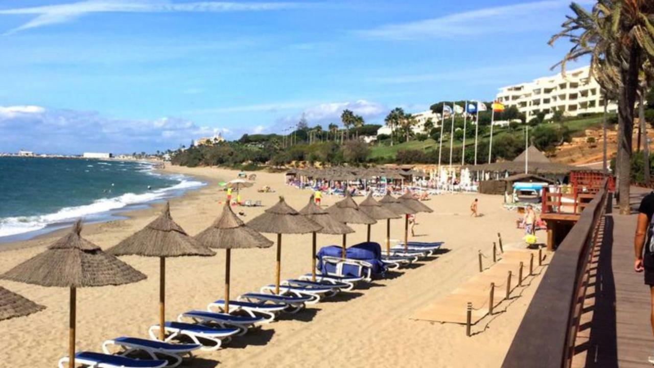 Mi Capricho A16 Beachfront Apartment Sitio de Calahonda Buitenkant foto
