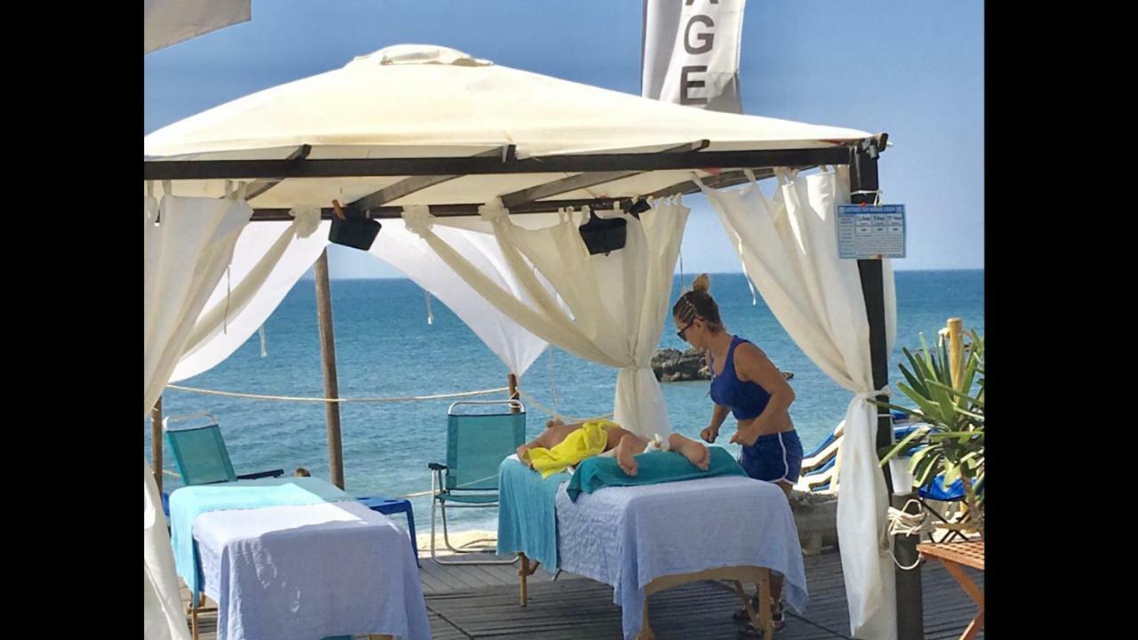 Mi Capricho A16 Beachfront Apartment Sitio de Calahonda Buitenkant foto